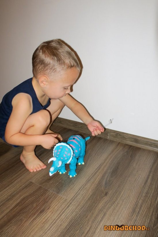 Chodící Triceratops na dálkové ovládáni - modrý